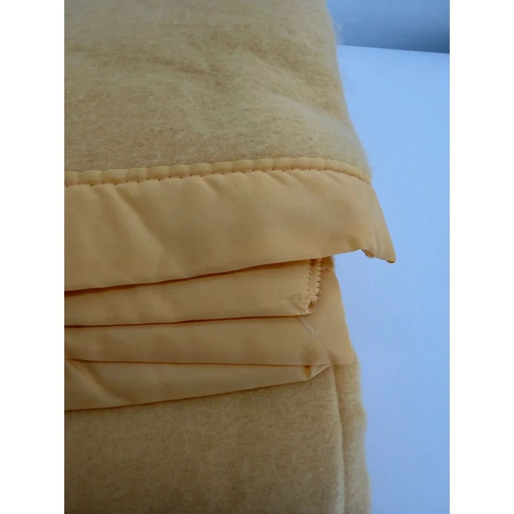 Fieldcrest Century 21 Blanket Full Size Yellow Vintage Acrylic NylonBinding New